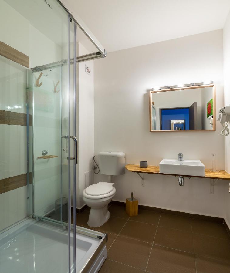Lagom Hotel Bucarest Extérieur photo